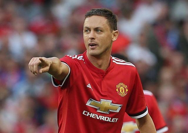 在这个背景 在这个背景